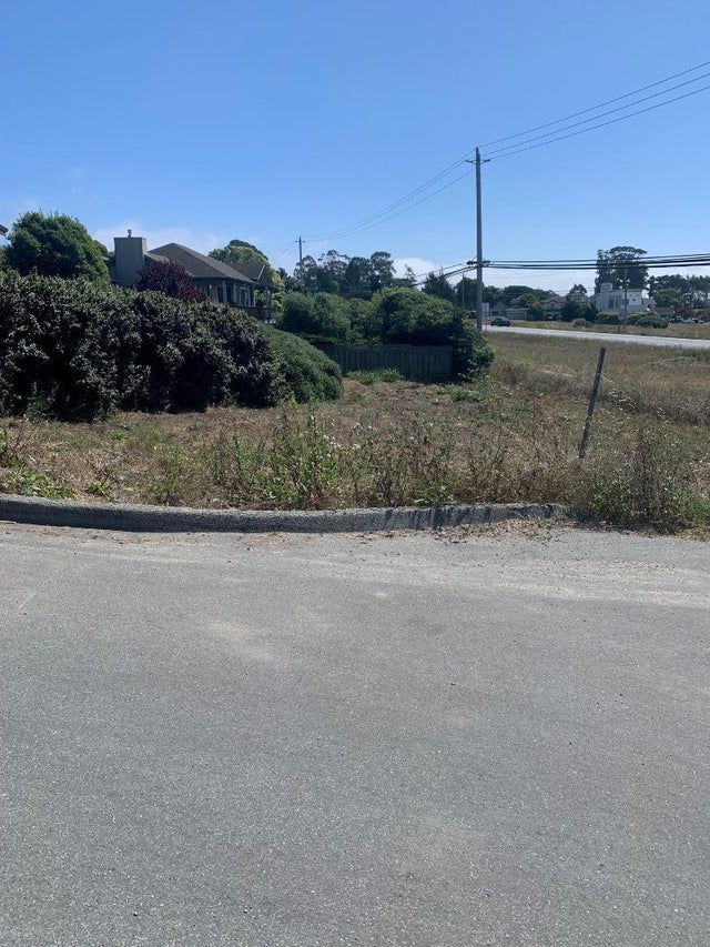 318 Coronado Ave, HALF MOON BAY