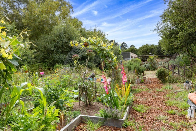 122 Strawberry Canyon Rd, WATSONVILLE