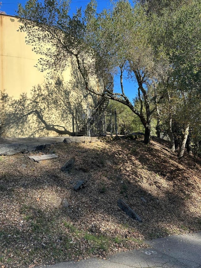 Ambric Knolls Rd, SARATOGA