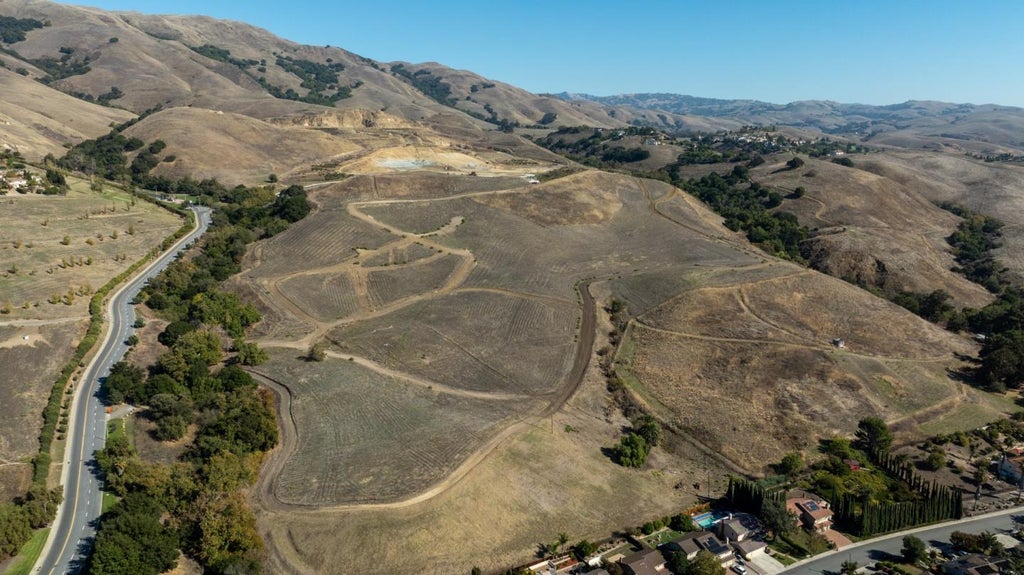 2000 Scott Creek Rd, MILPITAS