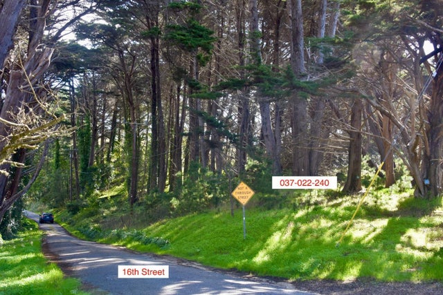 037022240 Carlos St, MOSS BEACH