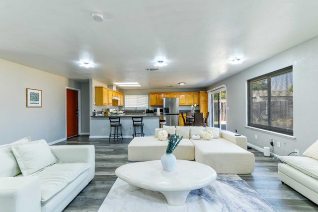 8617 Lodestone Cir, ELK GROVE