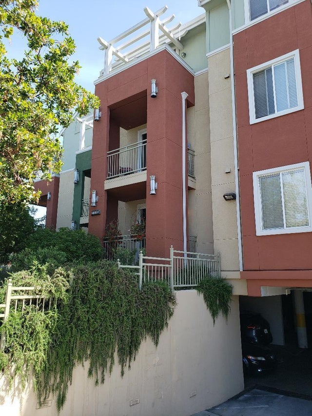 2330 University Ave 200, EAST PALO ALTO