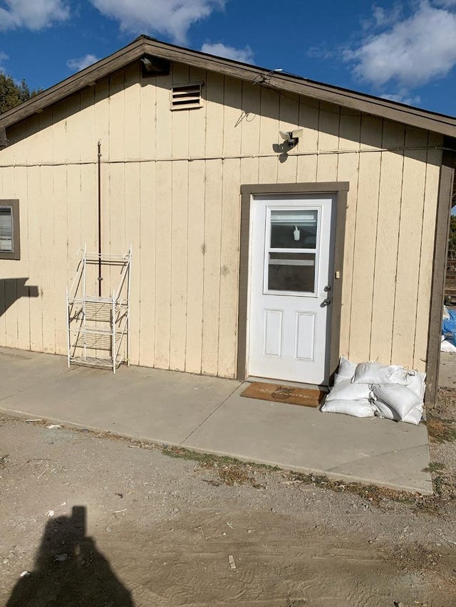 Lovers Lane, HOLLISTER