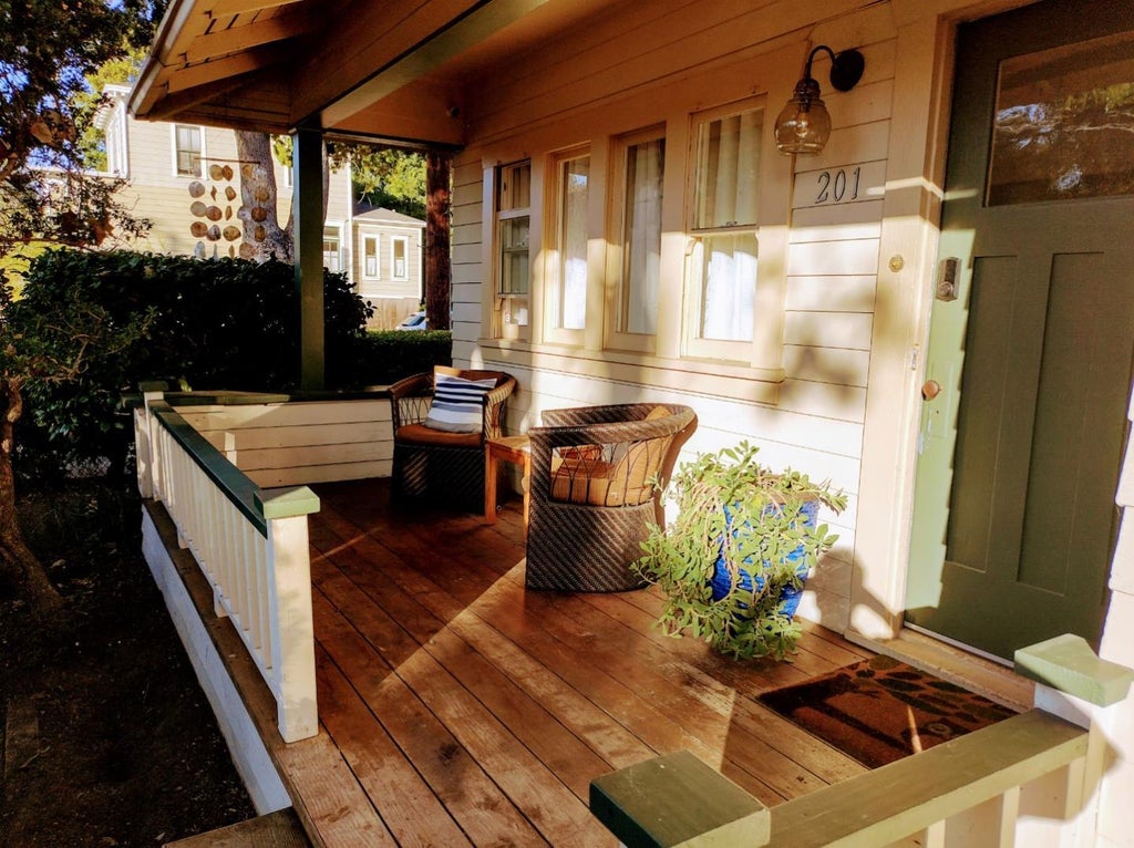 201 W Cota St, SANTA BARBARA