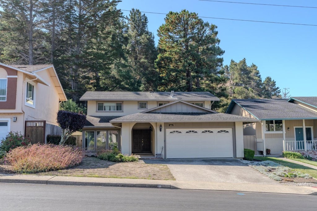 985 Big Bend Dr, PACIFICA