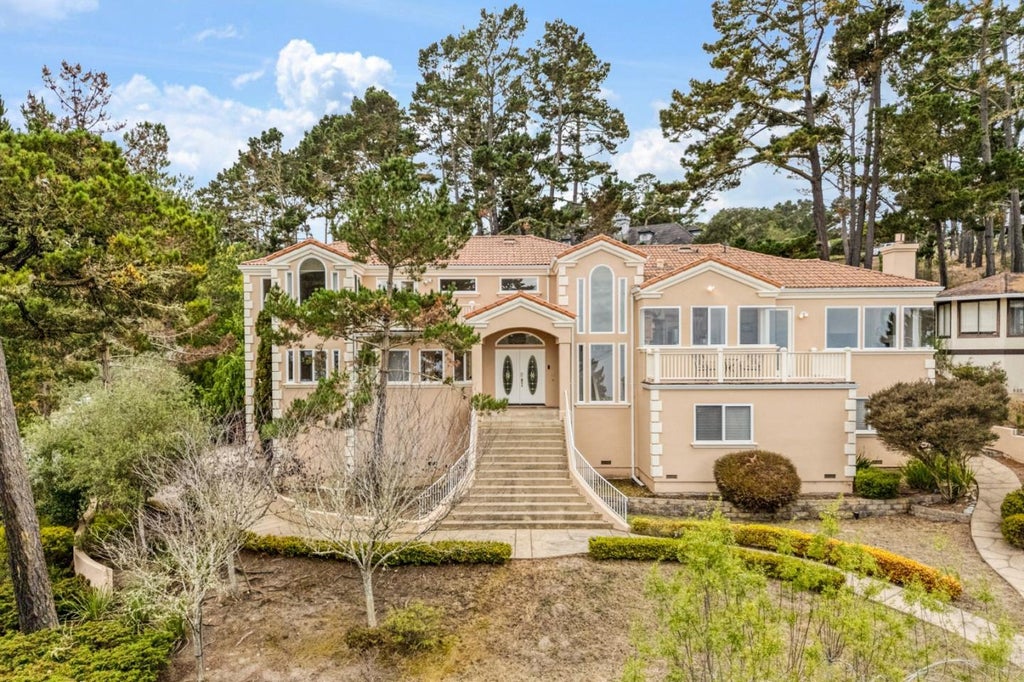 1 Overlook Pl, MONTEREY