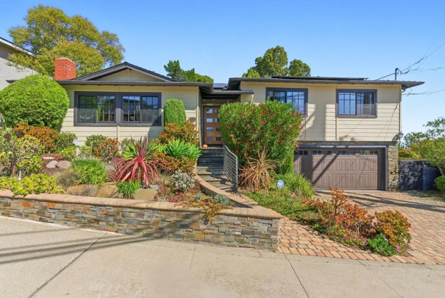 901 Crestview Dr, SAN CARLOS