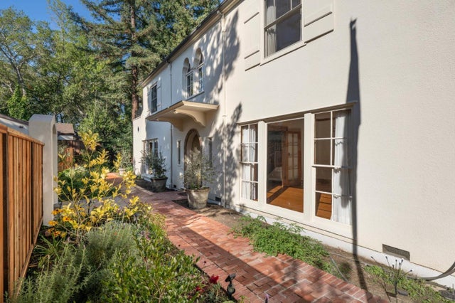 850 Edgewood Rd, REDWOOD CITY