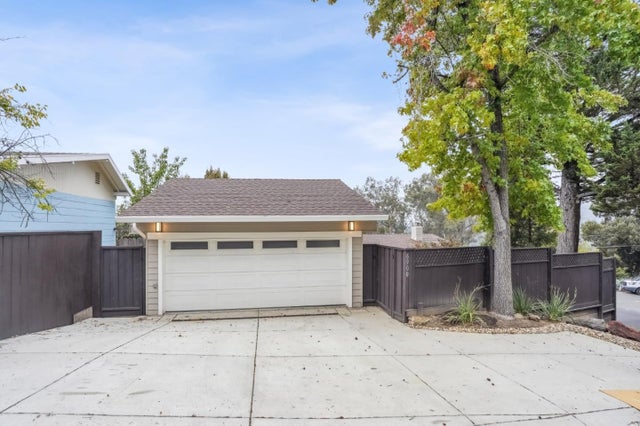 6900 Thornhill Dr, OAKLAND