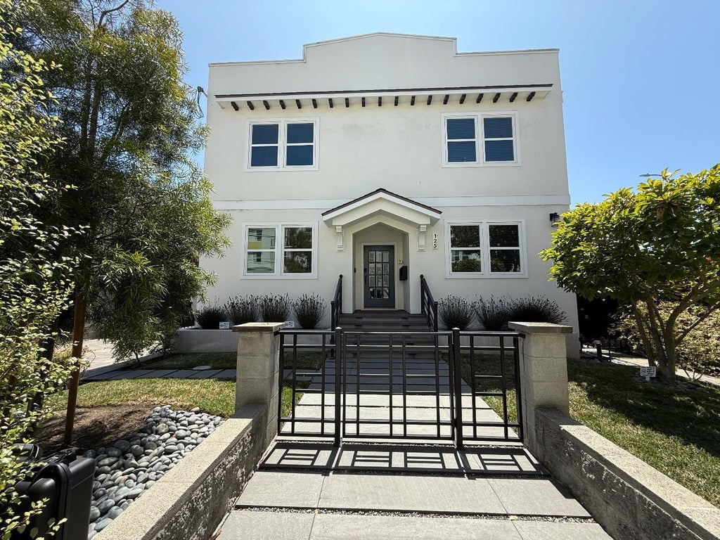 125 Park Rd B, BURLINGAME