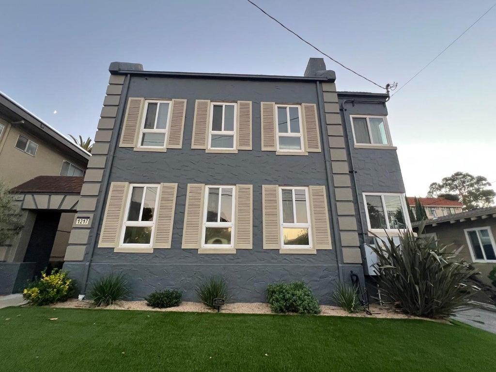 1217 Capuchino 1, BURLINGAME