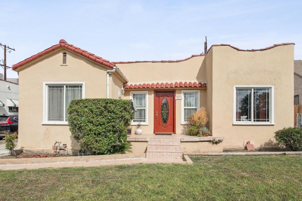 517 E Chestnut St, GLENDALE