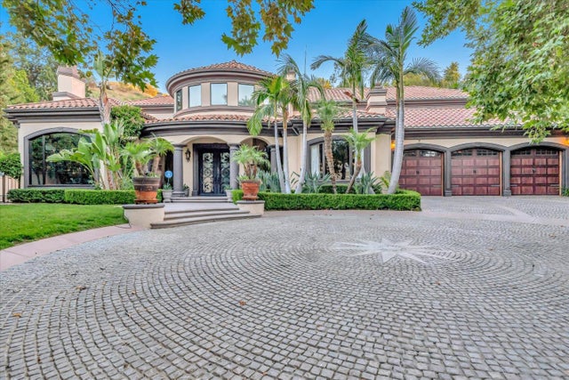 25644 Queenscliff Ct, CALABASAS