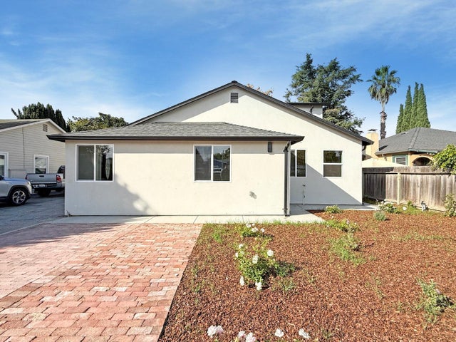 2229 Pulgas Ave, EAST PALO ALTO