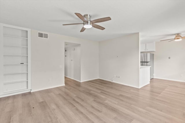 365 N Saturmino Dr 3, PALM SPRINGS