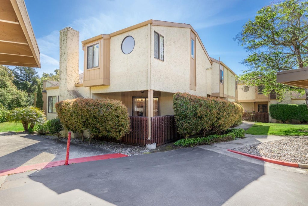 8 Seacliff Dr, APTOS