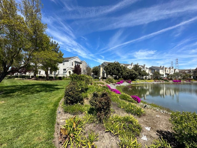 1 Passage Ln, REDWOOD CITY