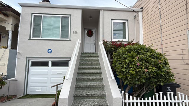 858 Brunswick St, DALY CITY