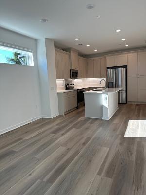 9423 N Sepulveda Blvd 5, NORTH HILLS