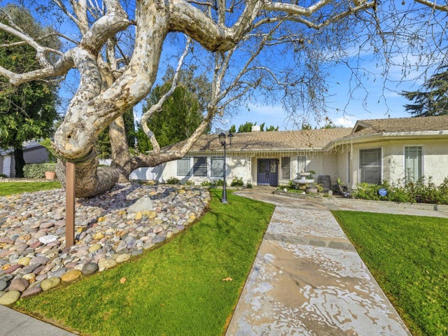 22243 Craggy View St, CHATSWORTH