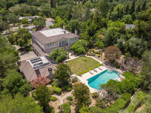 90 Broadacres Rd, Atherton