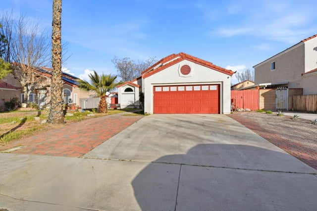 44648 E 17th St, LANCASTER