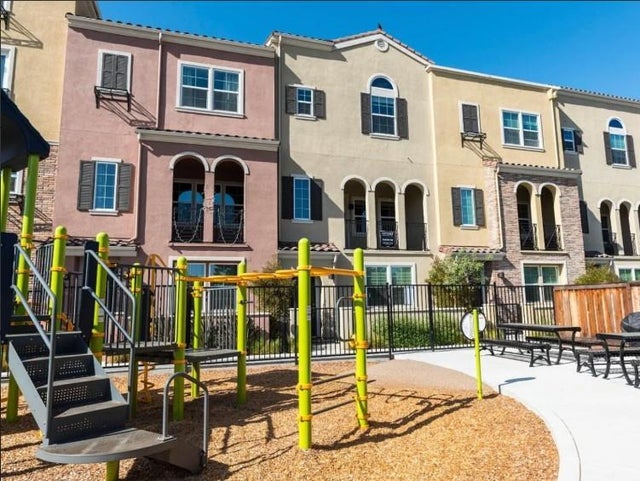 39872 Sawyer Ter, Newark