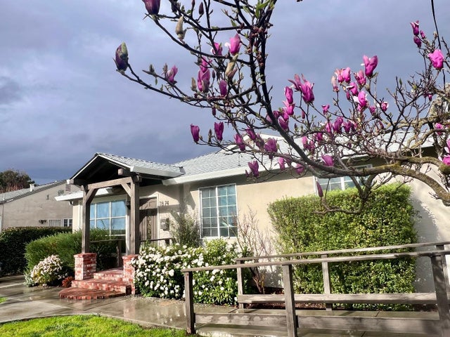 1874 Villa St, Mountain View