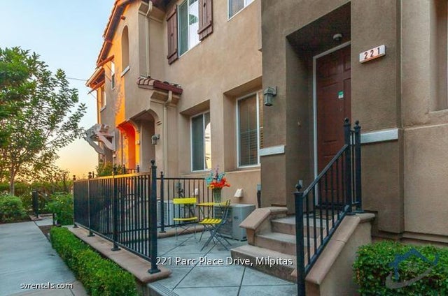 221 Parc Place Dr, Milpitas