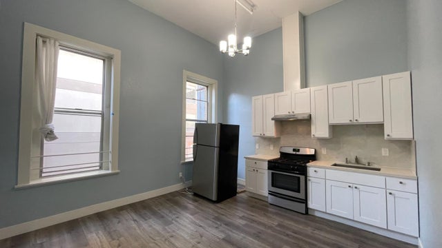 375 12th St 1, OAKLAND