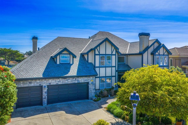 44 Fairway Pl, HALF MOON BAY