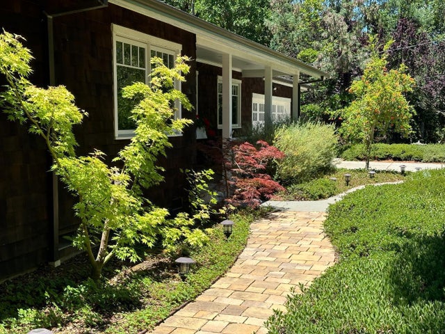 15 Martin Ln, WOODSIDE