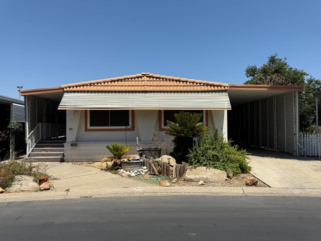 2706 W Ashlan Ave 46, FRESNO
