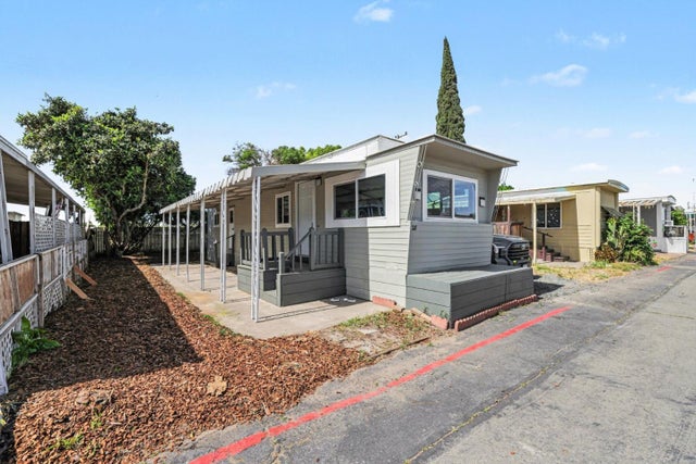 4400 Gateway Rd 28, BETHEL ISLAND