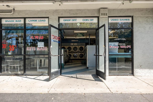 100 W Hamilton Ave A, CAMPBELL