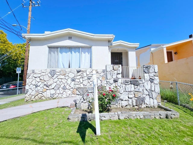 6330 Racine St, OAKLAND