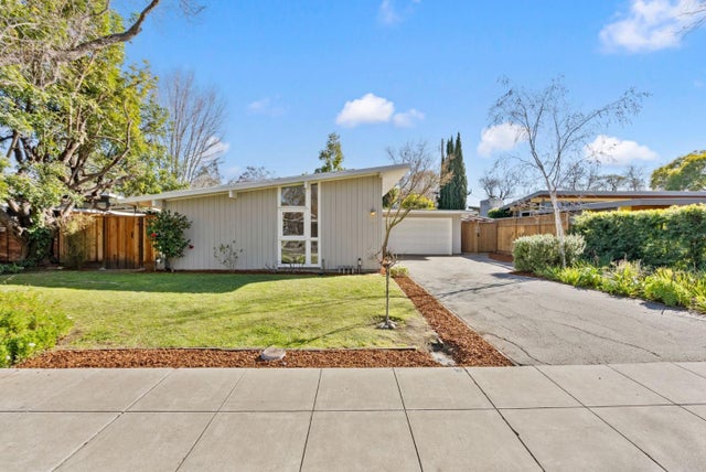 1079 Moffett Cir, PALO ALTO