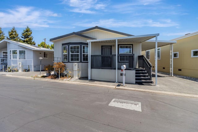 325 Sylvan Ave 33, MOUNTAIN VIEW