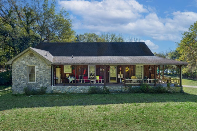 Nashville Tn Lakefront Homes Waterfront Real Estate For Sale Lakefront Homes For Sale Near Nashville Tn 500 000 600 000