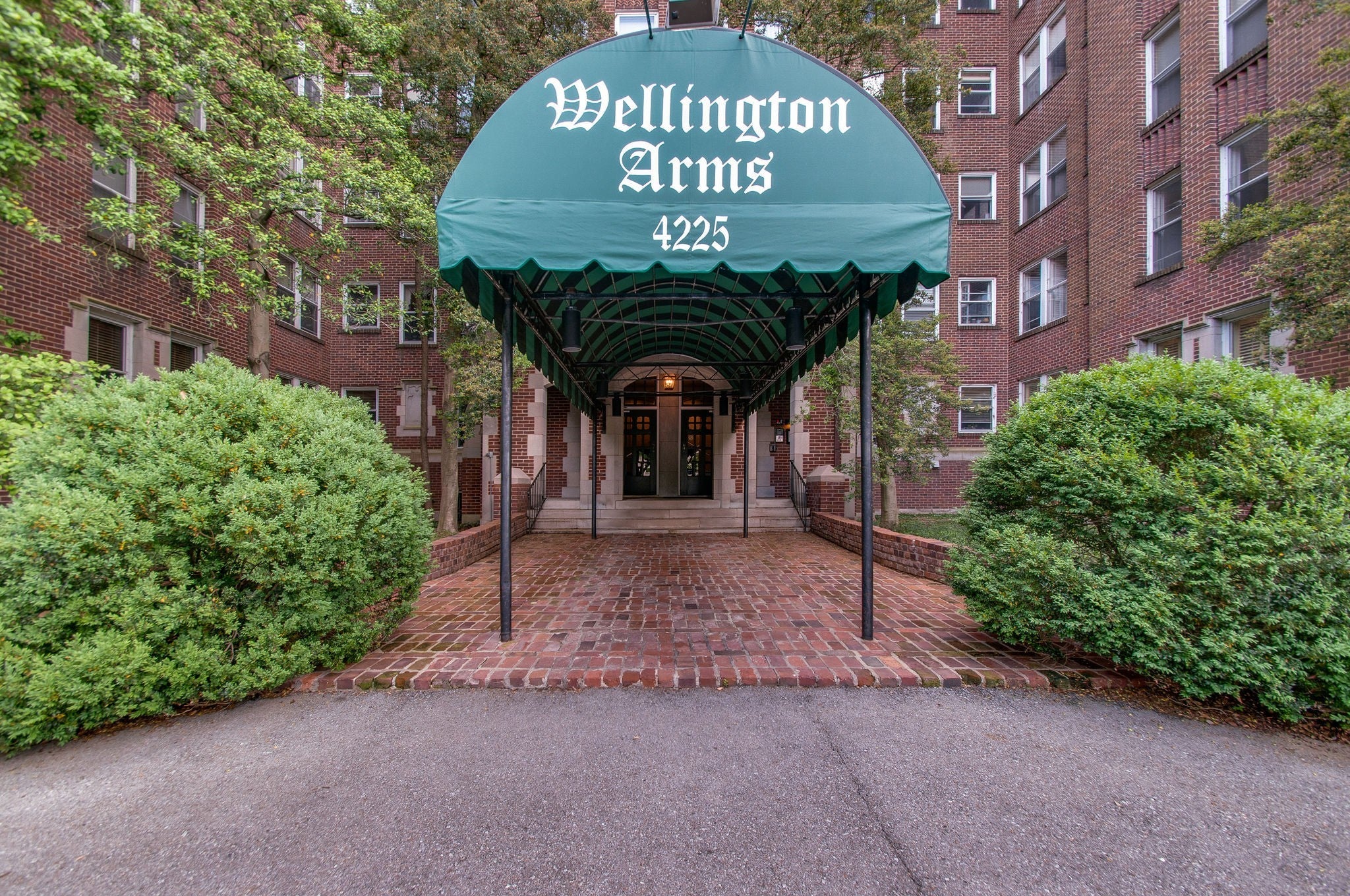 Wellington Arms Condos For Sale Nashville 4225 Harding Pike Real Estate