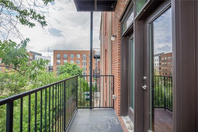 District Lofts Townhomes For Sale Nashville 817 3rd Avenue North Real Estate [ 426 x 640 Pixel ]