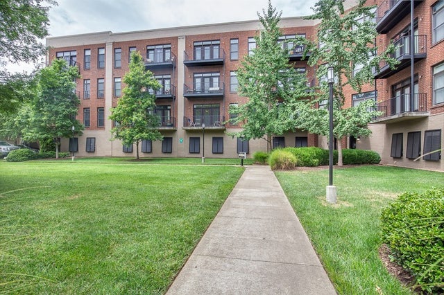 District Lofts Townhomes For Sale Nashville 817 3rd Avenue North Real Estate [ 426 x 640 Pixel ]