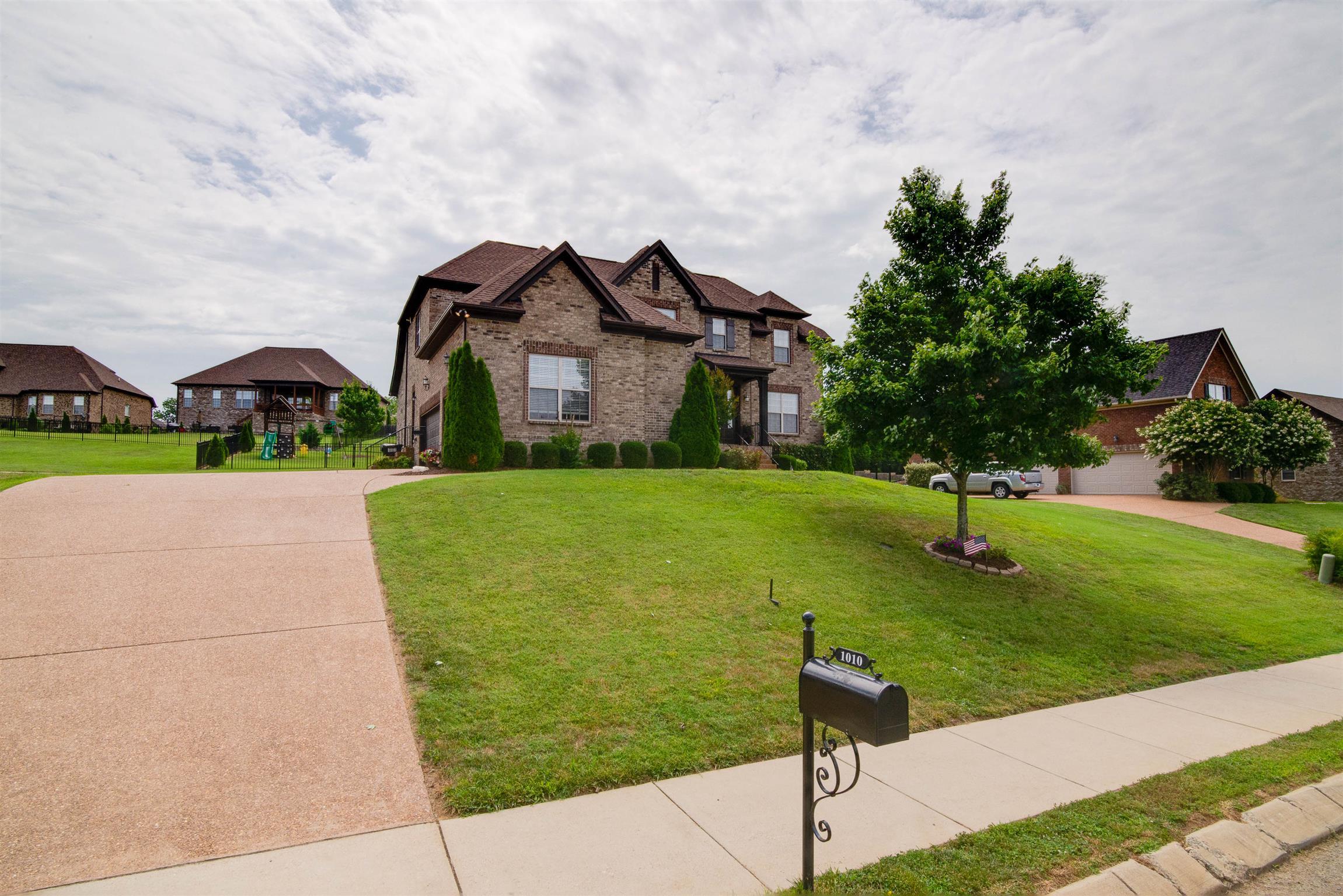 Residential Real Estate for sale in Hendersonville, TN