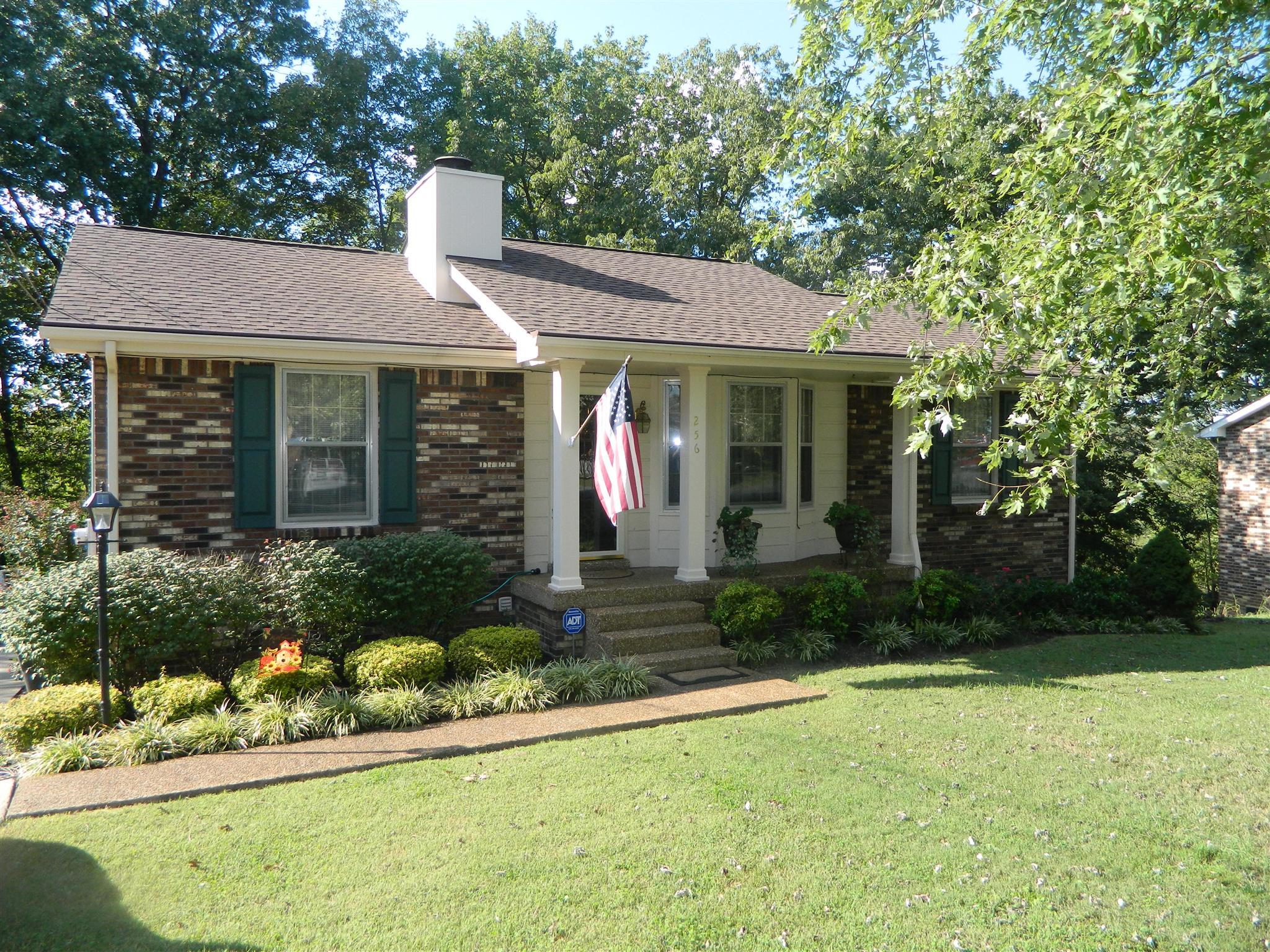 Home for sale in 256 Township Dr Hendersonville, TN