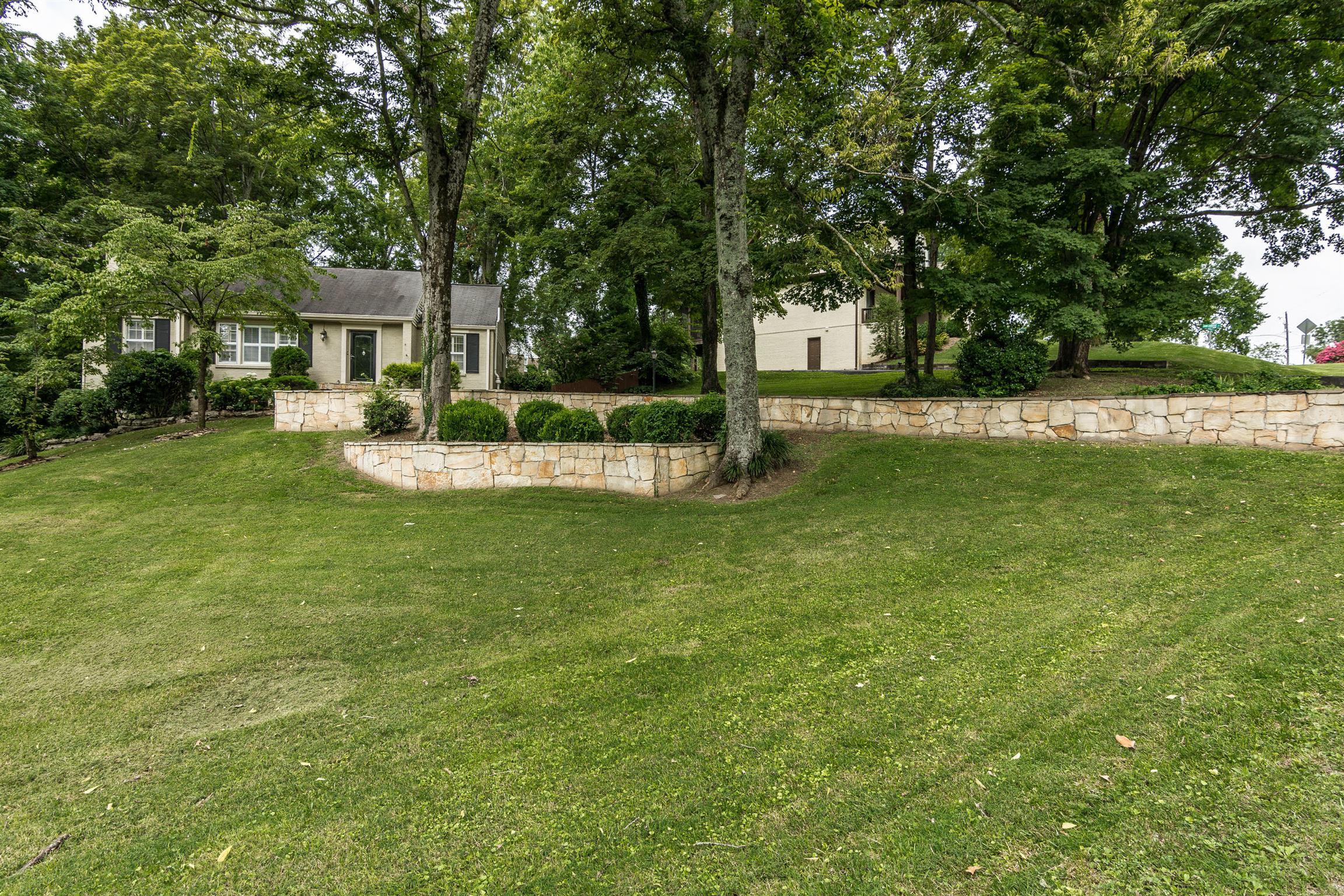 Home for sale in 1109 Brookmeade Dr Nashville, TN