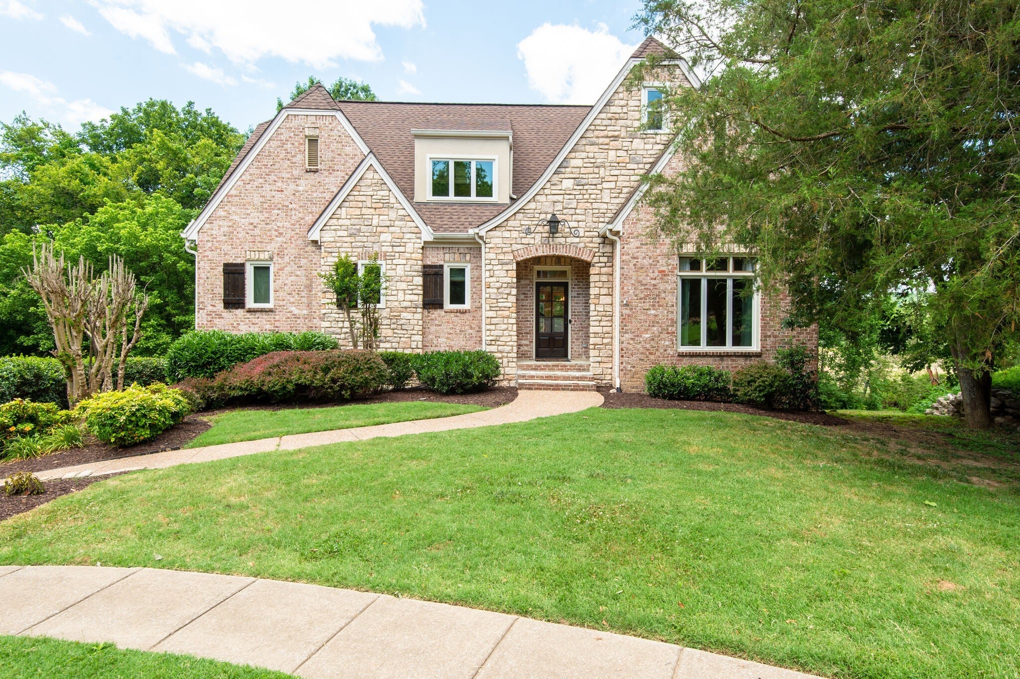 Home for sale in 613 Tonbridge Cir Franklin, TN