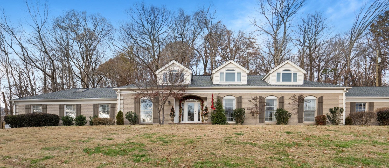 Home for sale in 1140 Stonewall Jackson Ct Nashville, TN