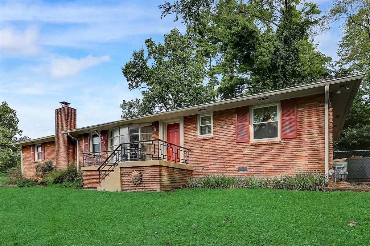 Home for sale in 924 Deervale Dr Nashville, TN