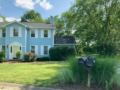 Home for sale in 104 Twin Oaks Dr B Hendersonville, TN